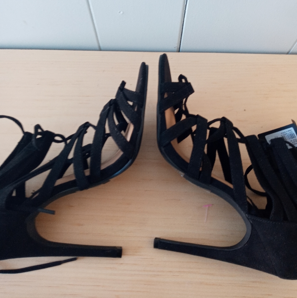 NWT Forever 21 Lace Up Black High Heels 6.5 - Picture 4 of 10